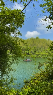 春天自然风景区湖泊风景图片