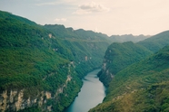 贵州深山峡谷山水风景图片