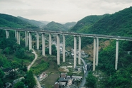 深山高架桥高速公路图片
