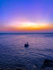 唯美紫色黄昏大海风光摄影图片