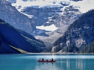 加拿大路易斯湖湖上泛舟图片
