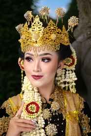 亚洲传统服饰美女艺术人像摄影图片