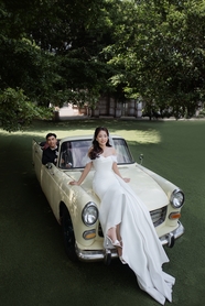 唯美浪漫韩系汽车婚纱写真图片