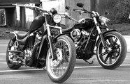 黑白风格哈雷戴维森摩托车图片