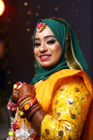 穆斯林传统服饰美女写真图片