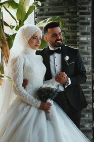 穆斯林俊男美女新婚恋人婚纱摄影图片