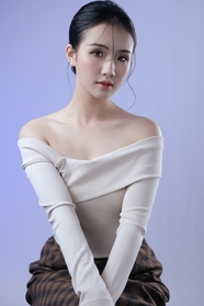 亚洲性感香肩模特美女写真图片