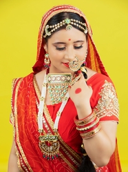 印度传统服饰新娘美女肖像写真图片