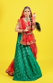 美丽印度传统服饰妆容美女写真图片
