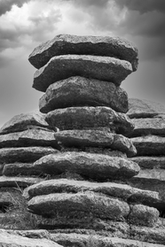 石头风化景观黑白摄影图片