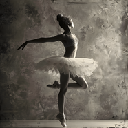 黑白艺术风格芭蕾舞美女写真摄影图片