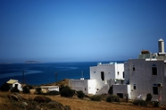 希腊海边小村庄白色建筑摄影图片