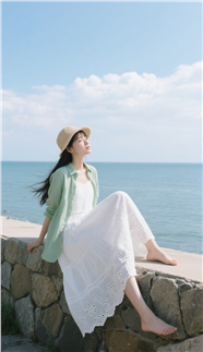 春日小清新海边美女写真图片