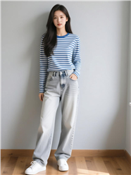 蓝白条纹长T恤美女写真摄影图片
