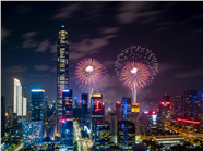 城市夜空烟花璀璨夜景图片