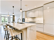 欧式风格白色开放式厨房图片