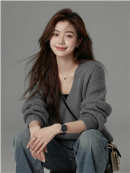 时尚穿搭美女模特摄影图片