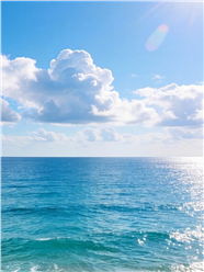 蓝色天空白云大海风景摄影图片