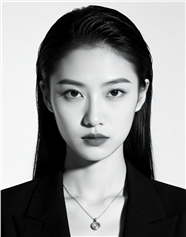 黑白风格清冷禁欲系美女写真图片