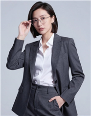 短发气质戴眼镜商务美女图片